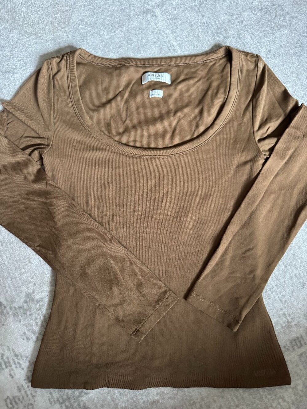 Aritzia Contour Scoopneck Longsleeve